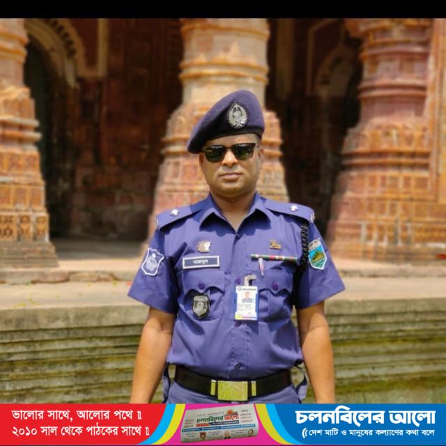 ছবি: পাবনার ভাঙ্গুড়া ভারপ্রাপ্ত কর্মকর্তা (ওসি) মো: নাজমুল হক।