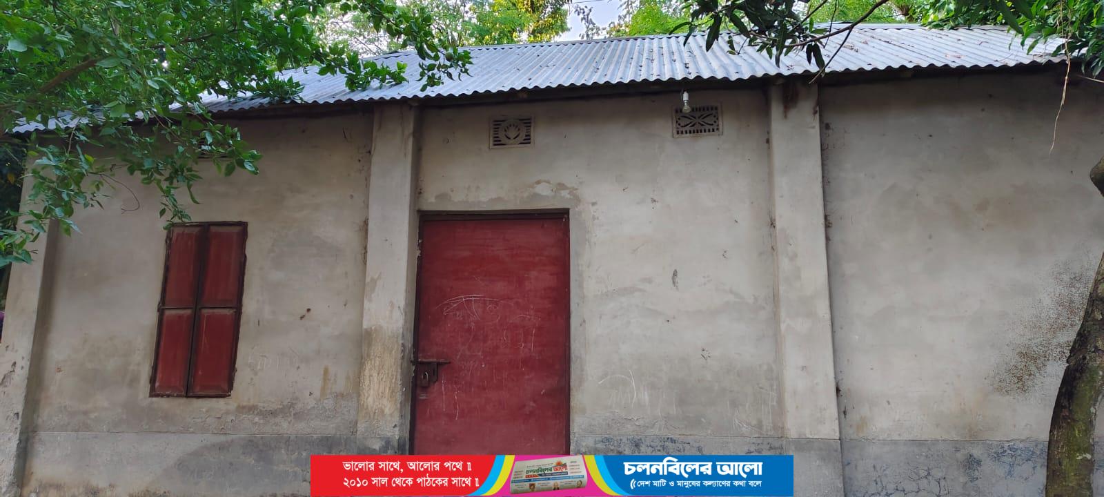 ছবি: ফরিদপুরের গোপালনগর দক্ষিণপাড়া এলাকায় ভূয়া ডাক্তারের অপারেশন থিয়েটার।