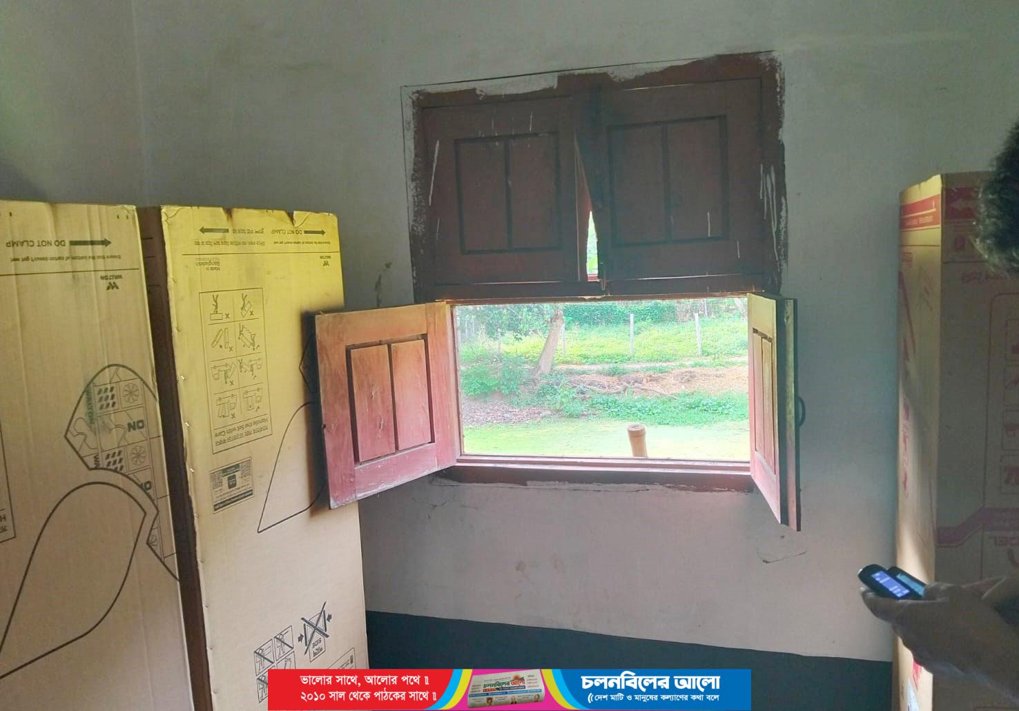 নওগাঁয় গ্রীল কেটে দোকানে চুরি! সাত লাখ টাকার মালামাল লুট