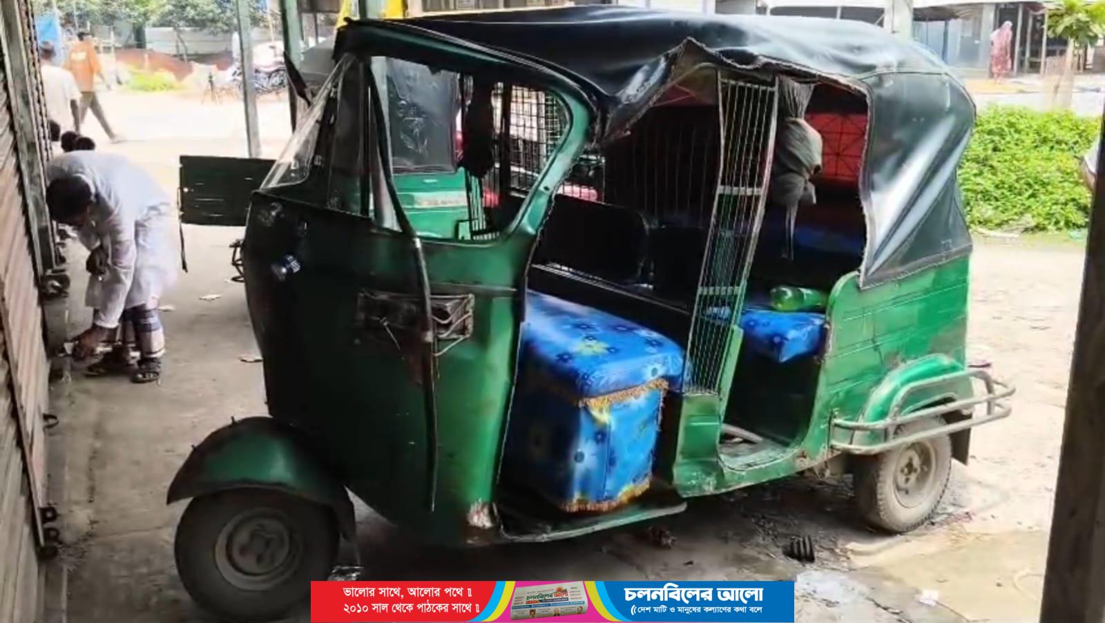 টাঙ্গাইলে মোটরসাইকেল ও অটোরিকশার সংঘর্ষে নিহত ৩