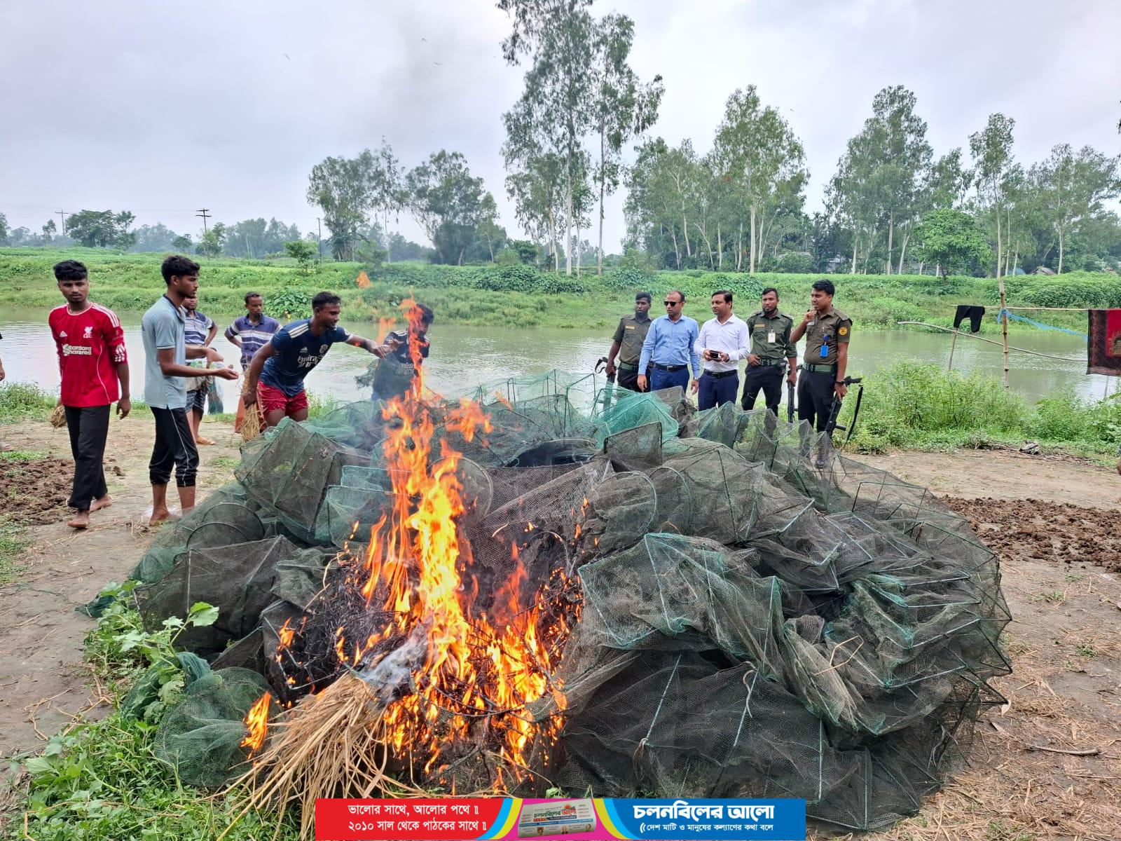 গোপালপুরে ঝিনাই নদীতে অবৈধ জালবিরোধী মোবাইল কোর্ট, ৩০০ মিটার চায়না দুয়ারি জাল জব্দ