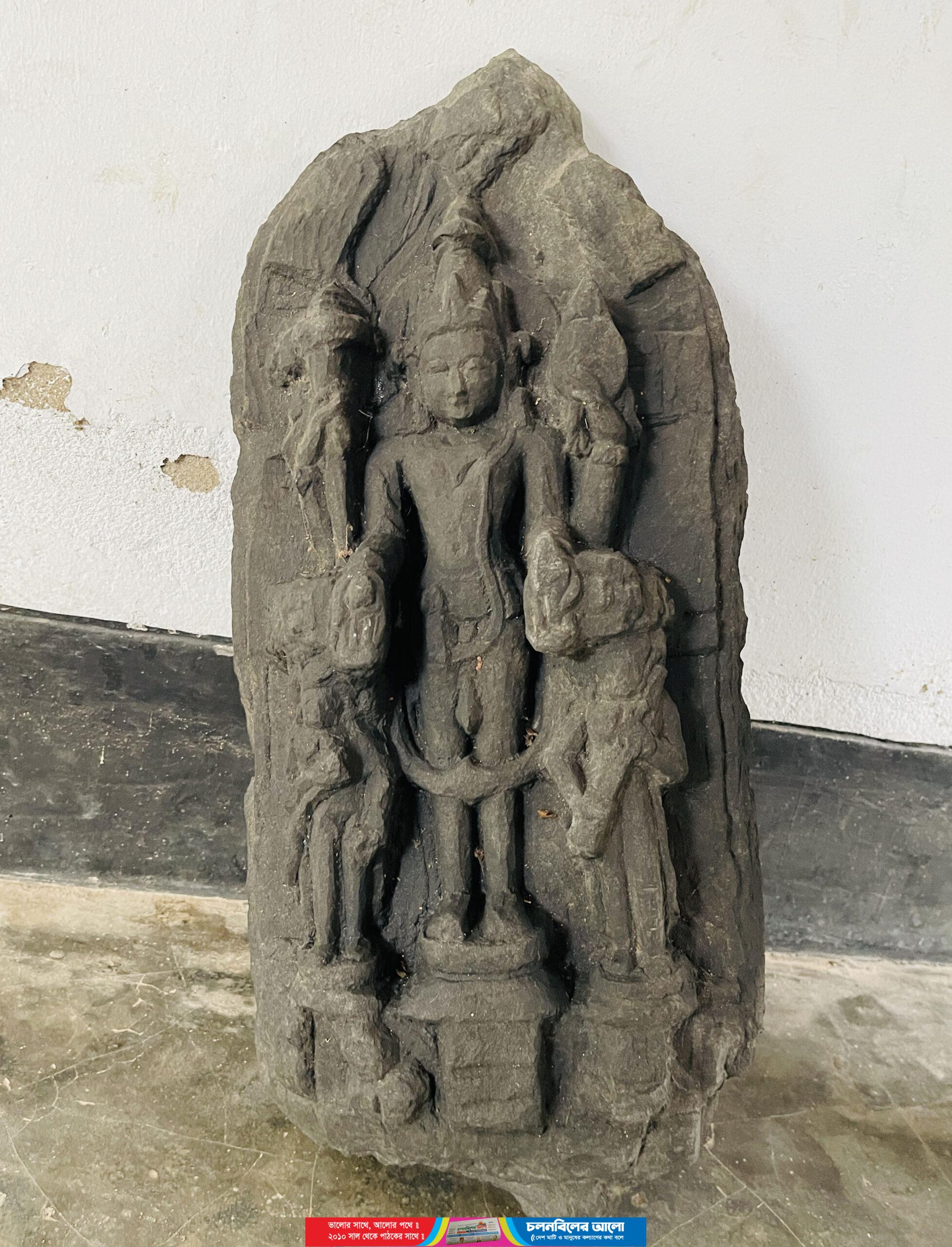 রাণীনগরে কষ্টিপাথরের বিষ্ণু মূর্তি উদ্ধার