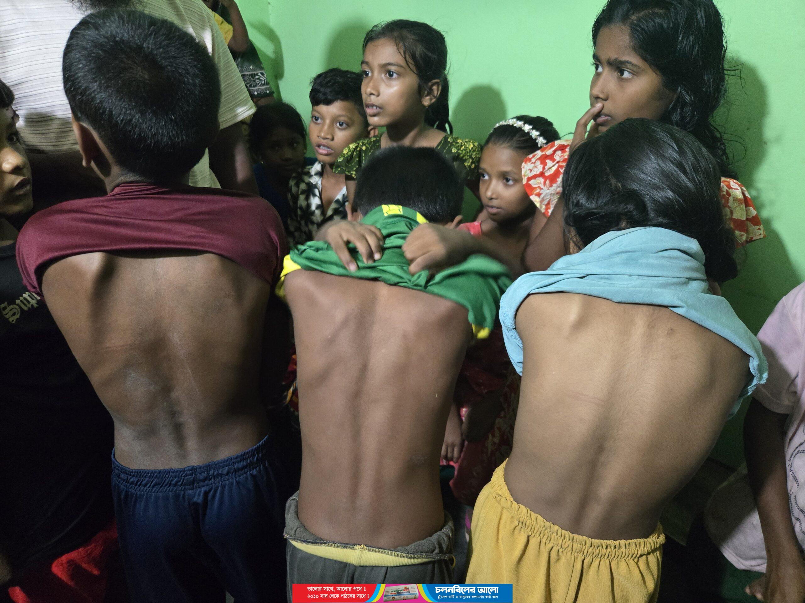 নওগাঁয় আর্জেন্টিনাকে নিয়ে ব্যঙ্গ করায় ১৭শিক্ষার্থীকে পেটালেন শিক্ষক