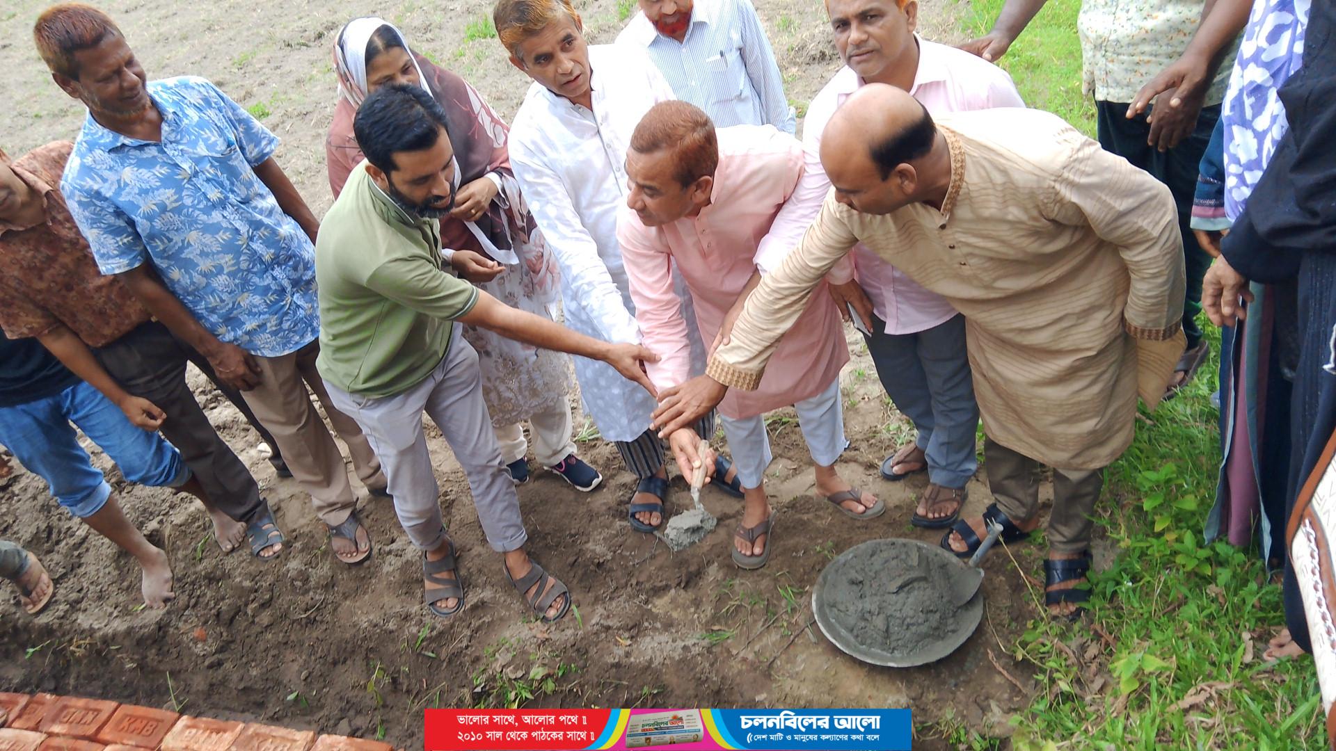 সালেহা খাতুন বালিকা উচ্চ বিদ্যালয়ের প্রাচীর নির্মাণ কাজ উদ্বোধন