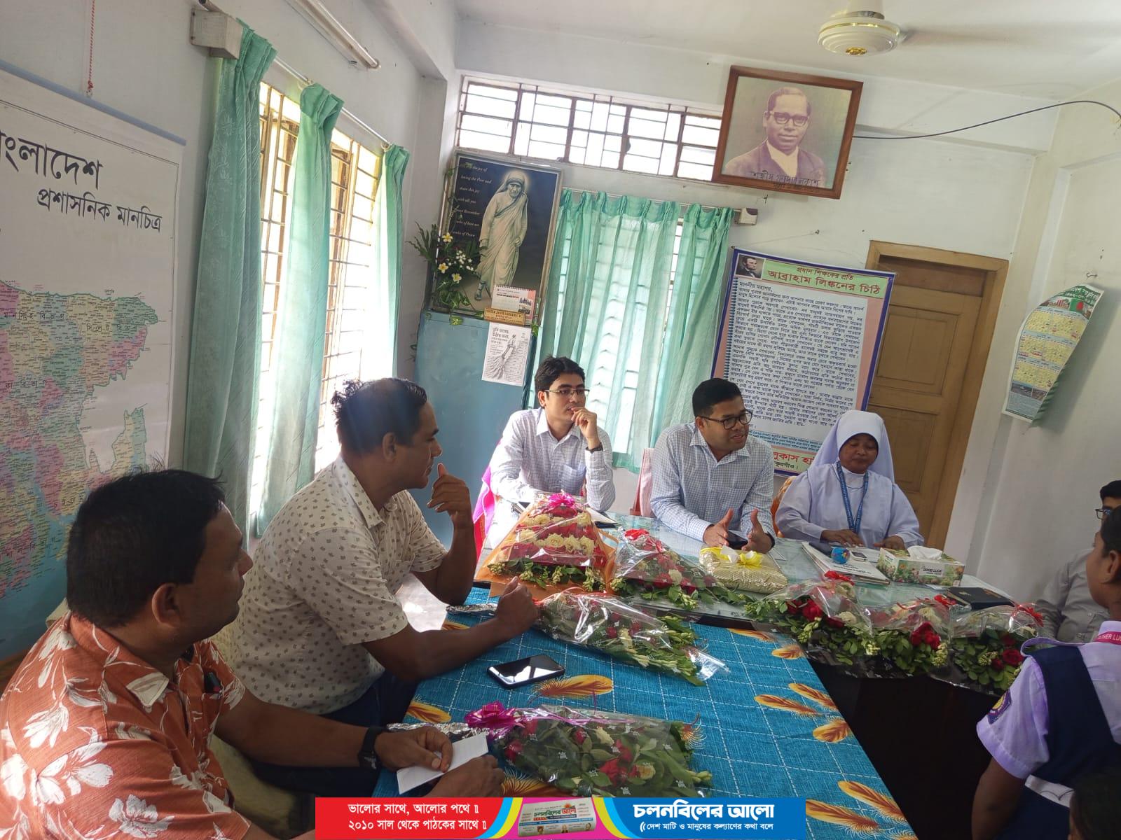 রুহিয়া শহীদ ফাদার লুকাস উচ্চ বিদ্যালয় পরিদর্শনে জেলা প্রশাসক