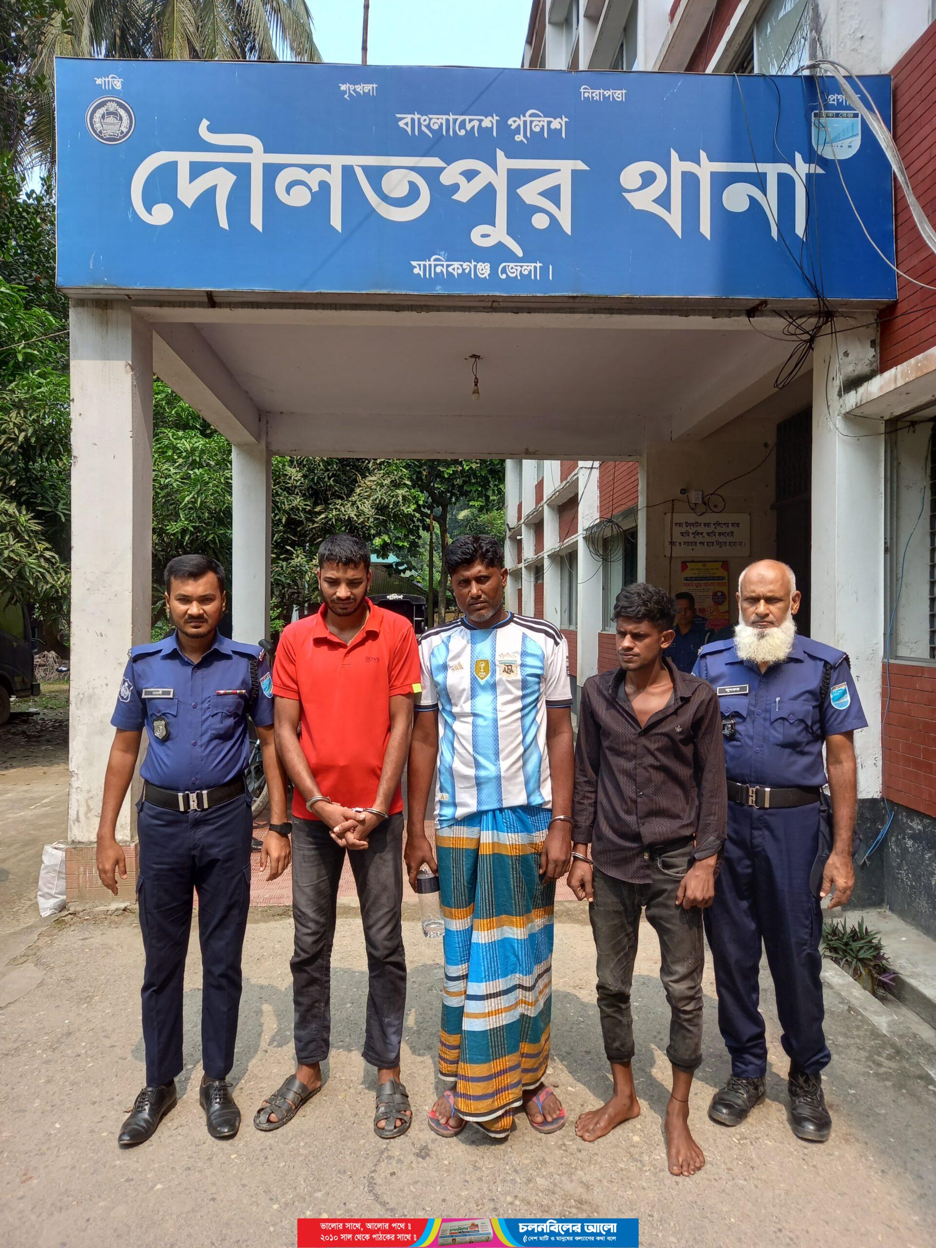 দৌলতপুরে মাদকবিরোধী অভিযানে সাজাপ্রাপ্ত আসামিসহ গ্রেফতার ৫