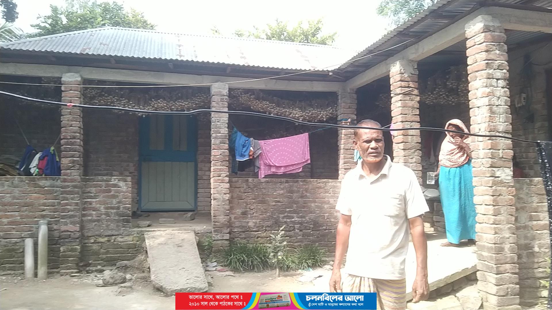 আটঘরিয়ায় পূর্ববিরোধের জেরকে কেন্দ্র করে বাড়িতে হামলা-ভাঙচুর, দুই লাখ টাকা ও স্বর্ণালংকার লুটের অভিযোগ